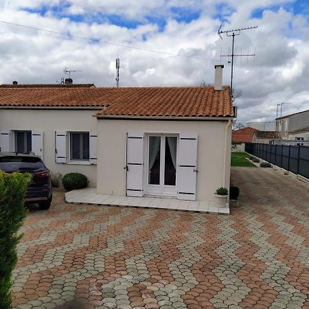 Maison Plain Pied Avec Jardin, Terrasse Et Veranda Cognac Extérieur photo