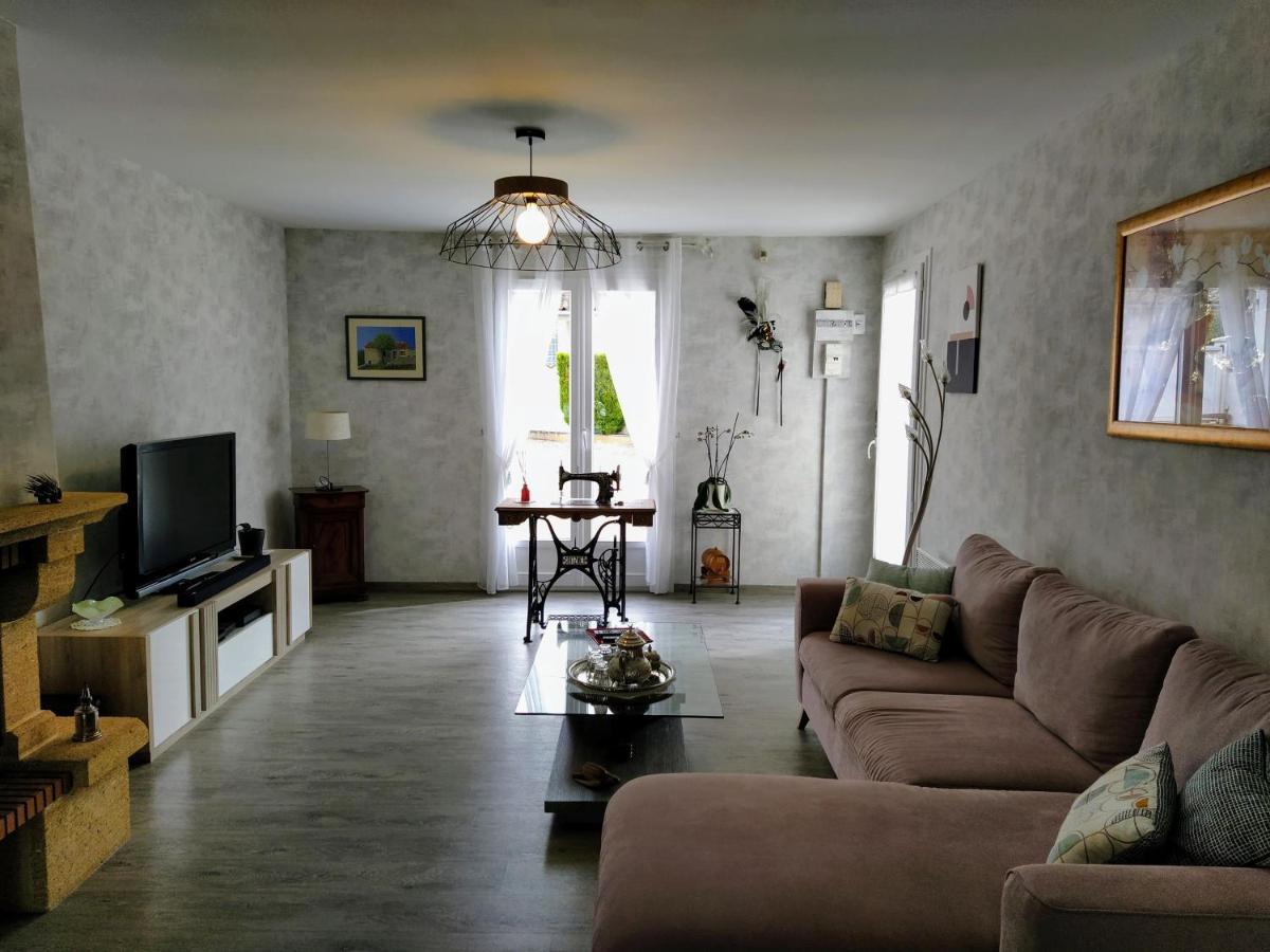 Maison Plain Pied Avec Jardin, Terrasse Et Veranda Cognac Extérieur photo